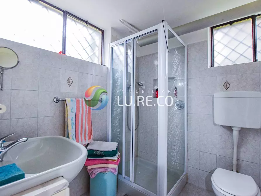 Immagine 21 di Villa in vendita  in via alcide de gasperi a Casatenovo