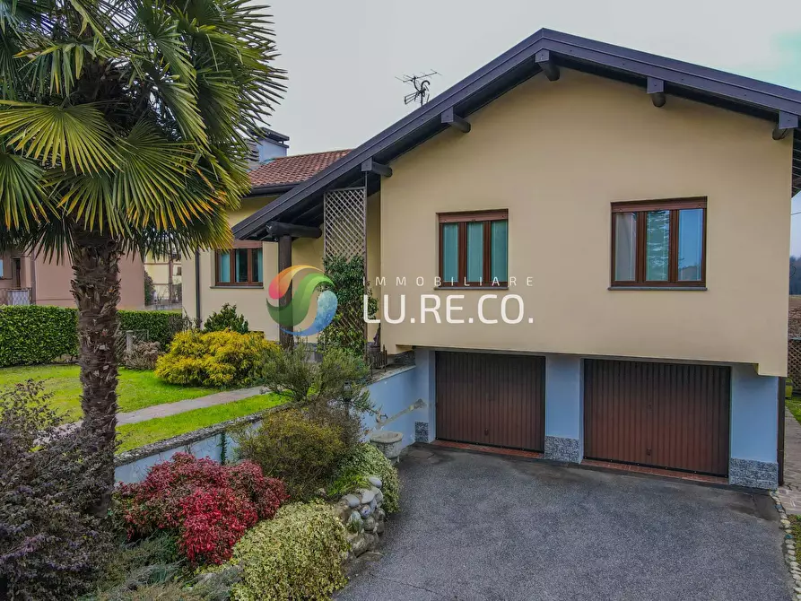 Immagine 30 di Villa in vendita  in via alcide de gasperi a Casatenovo