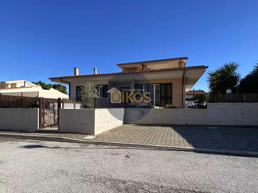 Immagine 9 di Villetta a schiera in vendita  in Via Vittorio Veneto a Monopoli