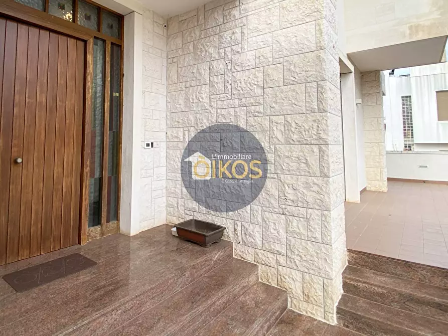 Immagine 26 di Villa in vendita  in Via Giuseppe Inzucchi a Castellana Grotte