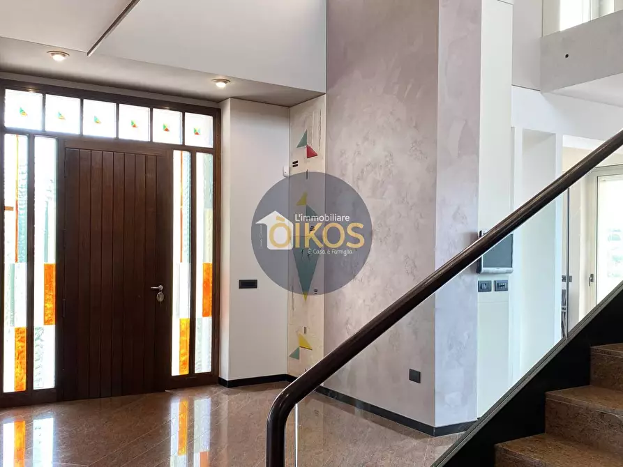 Immagine 30 di Villa in vendita  in Via Giuseppe Inzucchi a Castellana Grotte