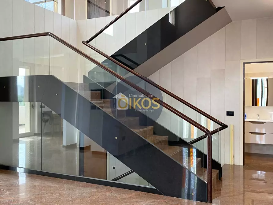 Immagine 29 di Villa in vendita  in Via Giuseppe Inzucchi a Castellana Grotte