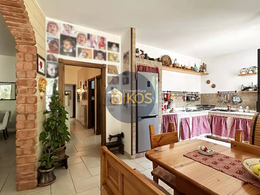 Immagine 26 di Villa in vendita  in Via Viale Del Bosco a Fasano