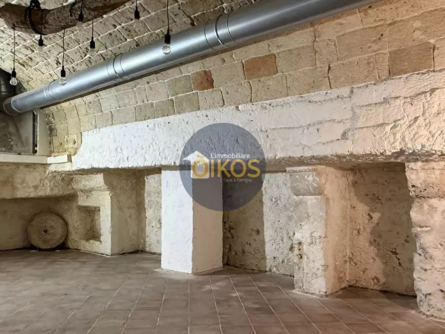Immagine 24 di Locale commerciale in vendita  in Via Pompeo Sarnelli a Polignano A Mare