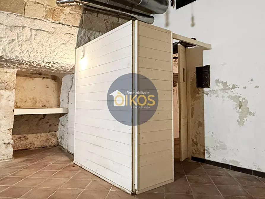 Immagine 30 di Locale commerciale in vendita  in Via Pompeo Sarnelli a Polignano A Mare