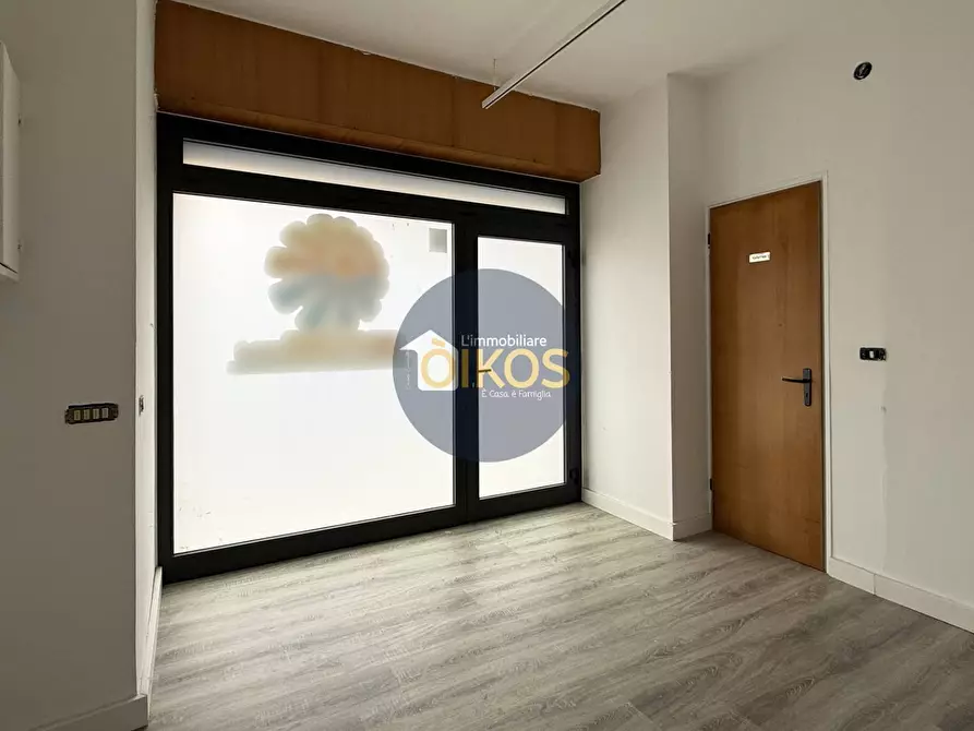 Immagine 1 di Locale commerciale in vendita  in Via Della Conciliazione a Putignano