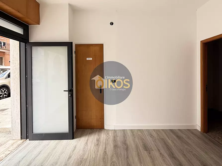 Immagine 6 di Locale commerciale in vendita  in Via Della Conciliazione a Putignano