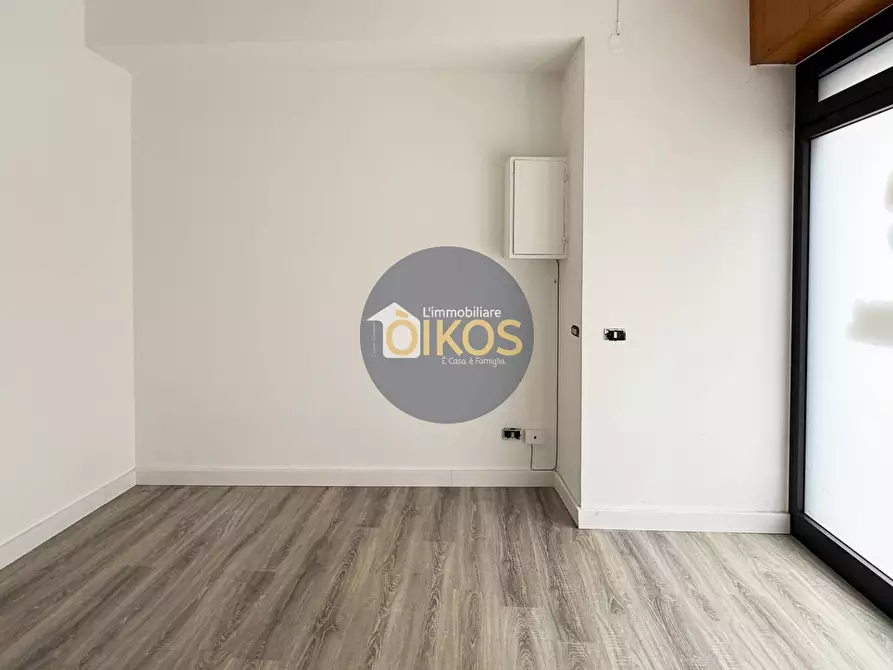 Immagine 7 di Locale commerciale in vendita  in Via Della Conciliazione a Putignano