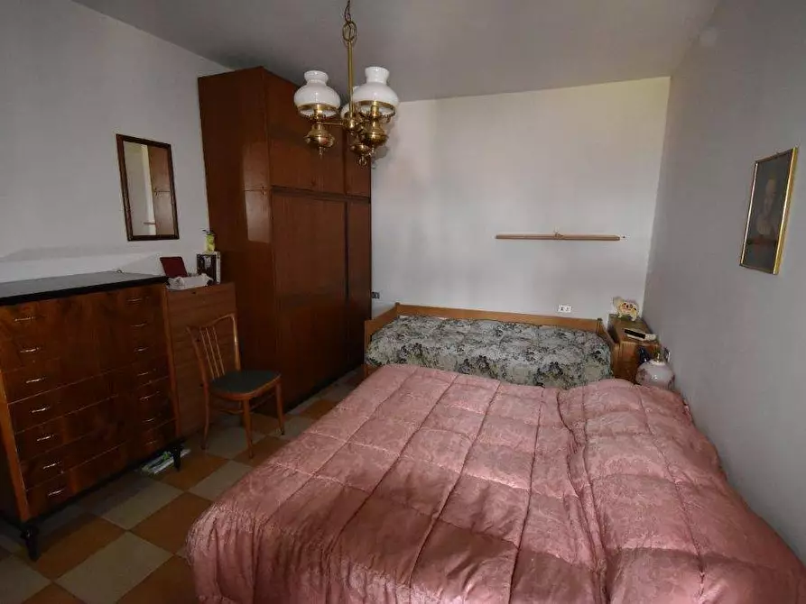 Immagine 28 di Casa semindipendente in vendita  in VIA VERDI a Cadrezzate Con Osmate