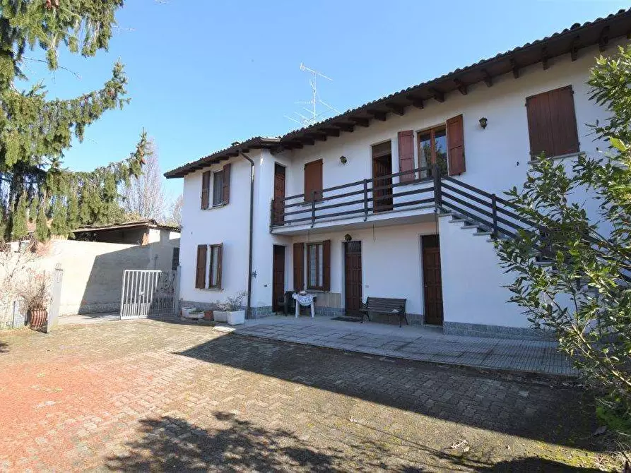 Immagine 1 di Casa semindipendente in vendita  in VIA VERDI a Cadrezzate Con Osmate