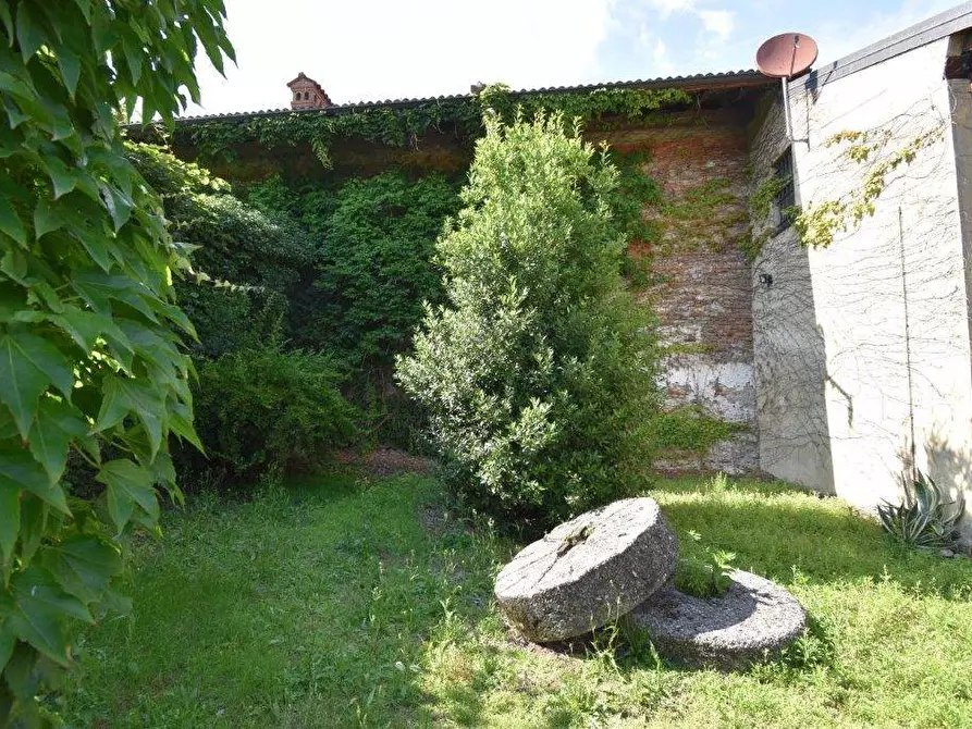 Immagine 11 di Locale commerciale in vendita  in TICINO a Cameri