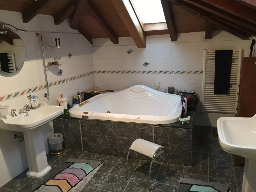 Immagine 29 di Villa in vendita  a Gavirate