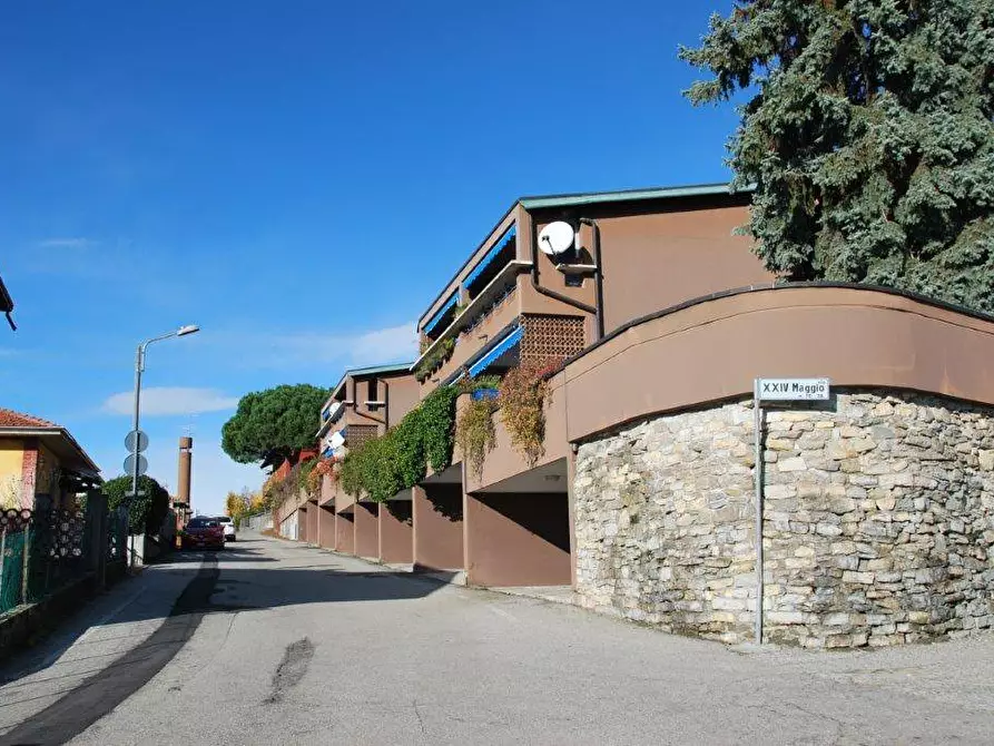 Immagine 22 di Appartamento in vendita  in 24 MAGGIO a Leggiuno