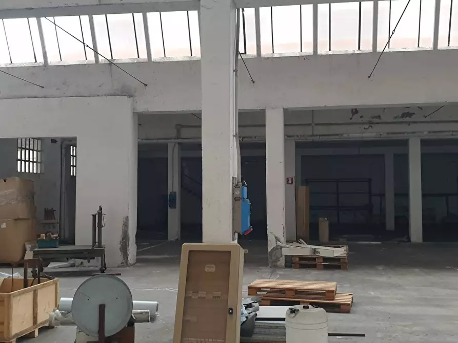 Immagine 5 di Capannone industriale in vendita  in via NOVARA a Legnano