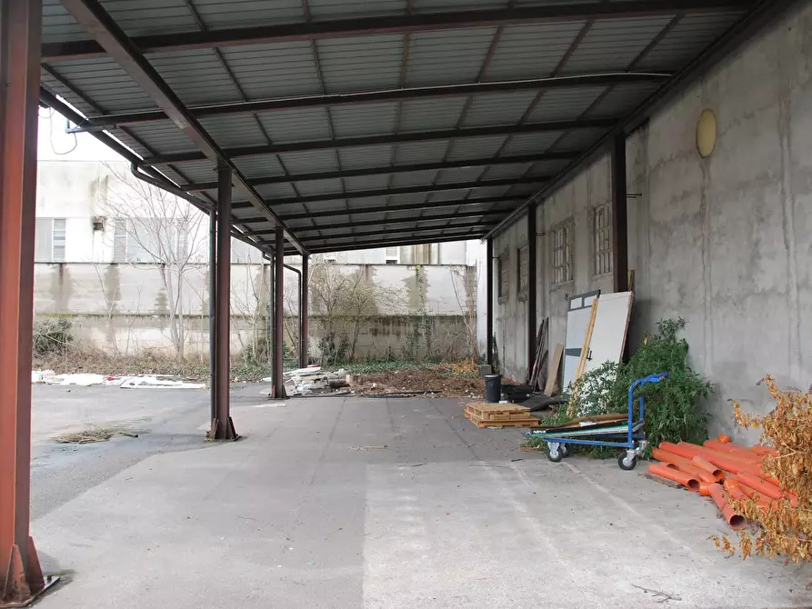 Immagine 8 di Capannone industriale in vendita  in via NOVARA a Legnano