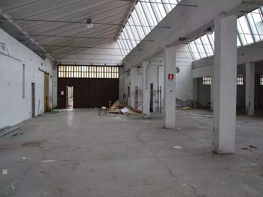 Immagine 10 di Capannone industriale in vendita  in via NOVARA a Legnano