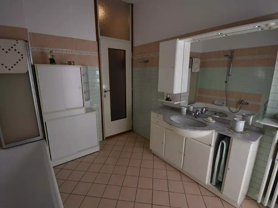 Immagine 21 di Appartamento in vendita  in MARTIRI DELLA LIBERTA' a Laveno-Mombello