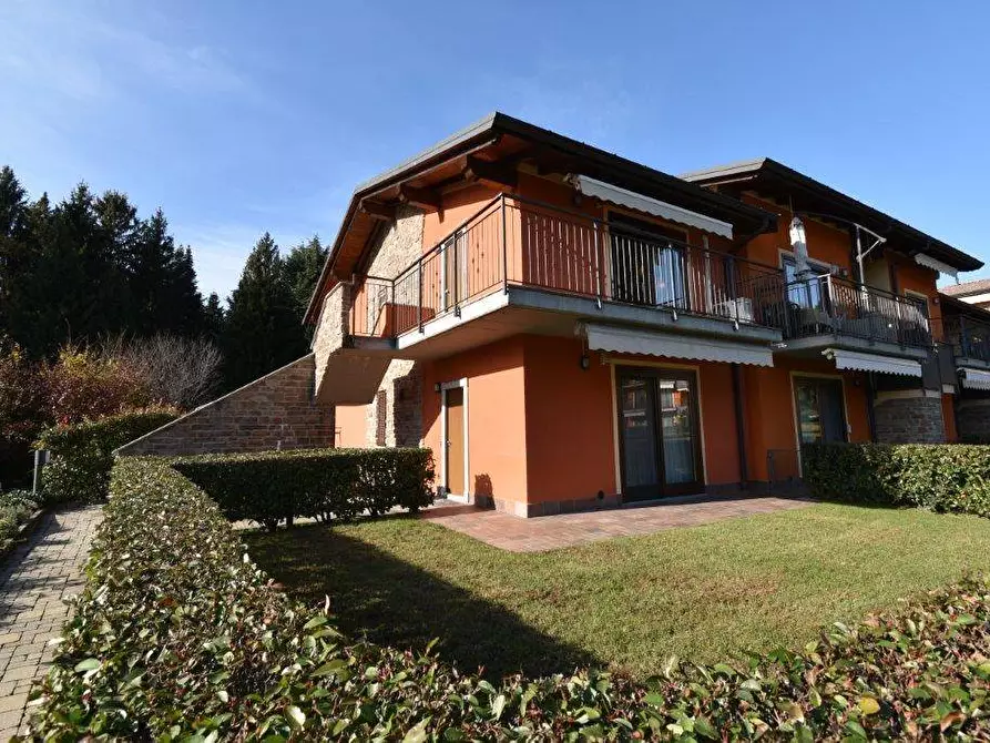 Immagine 26 di Appartamento in vendita  in VIA AL MORO a Leggiuno