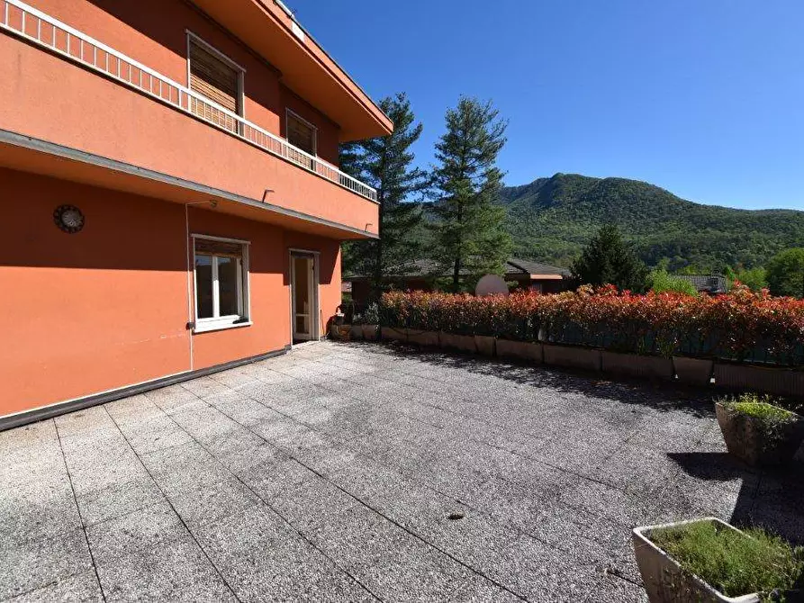 Immagine 25 di Appartamento in vendita  in battaglia san martino a Cuveglio