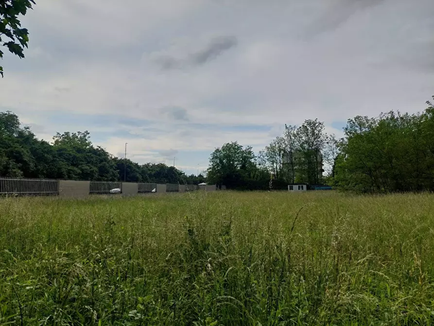 Immagine 3 di Terreno residenziale in vendita  in via Pace angolo via Novara a Legnano