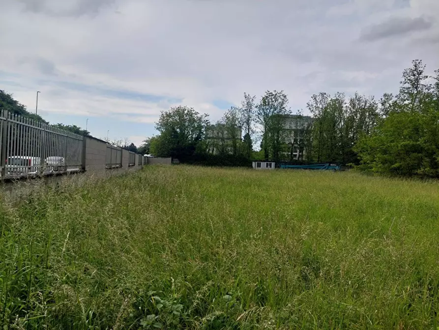Immagine 15 di Terreno residenziale in vendita  in via Pace angolo via Novara a Legnano