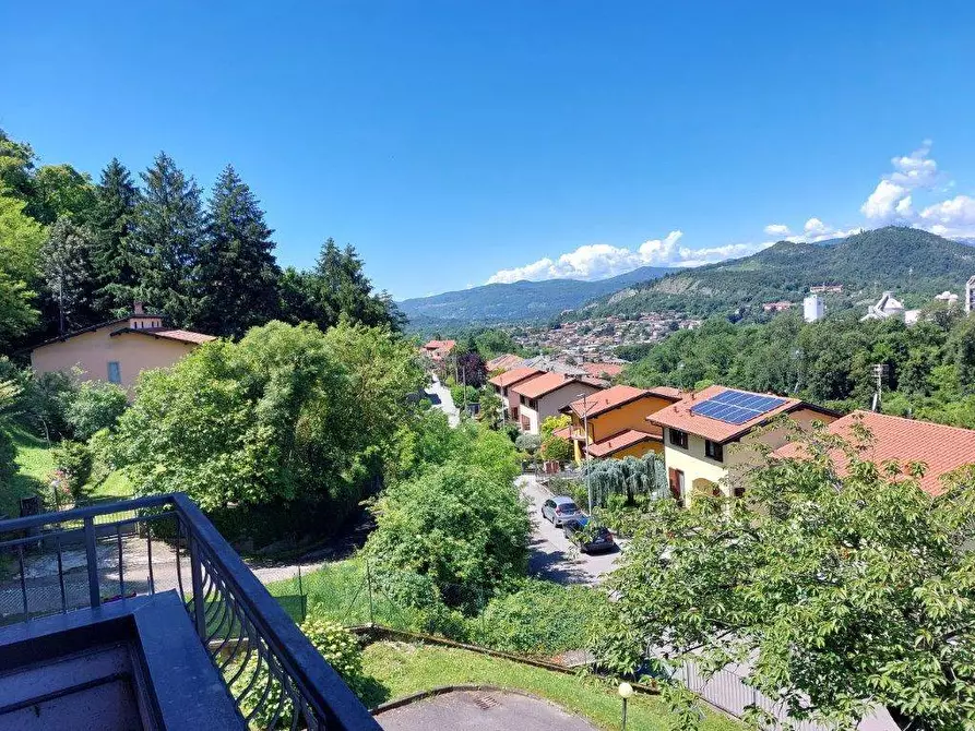 Immagine 22 di Appartamento in vendita  in via PASUBIO a Gemonio