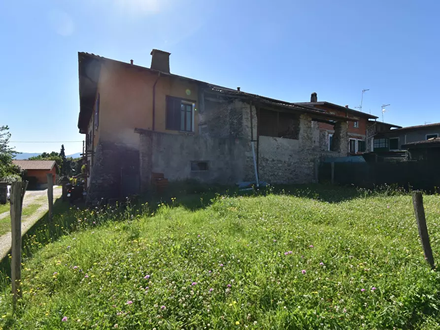 Immagine 1 di Casa semindipendente in vendita  in VIA MARINO a Laveno-Mombello