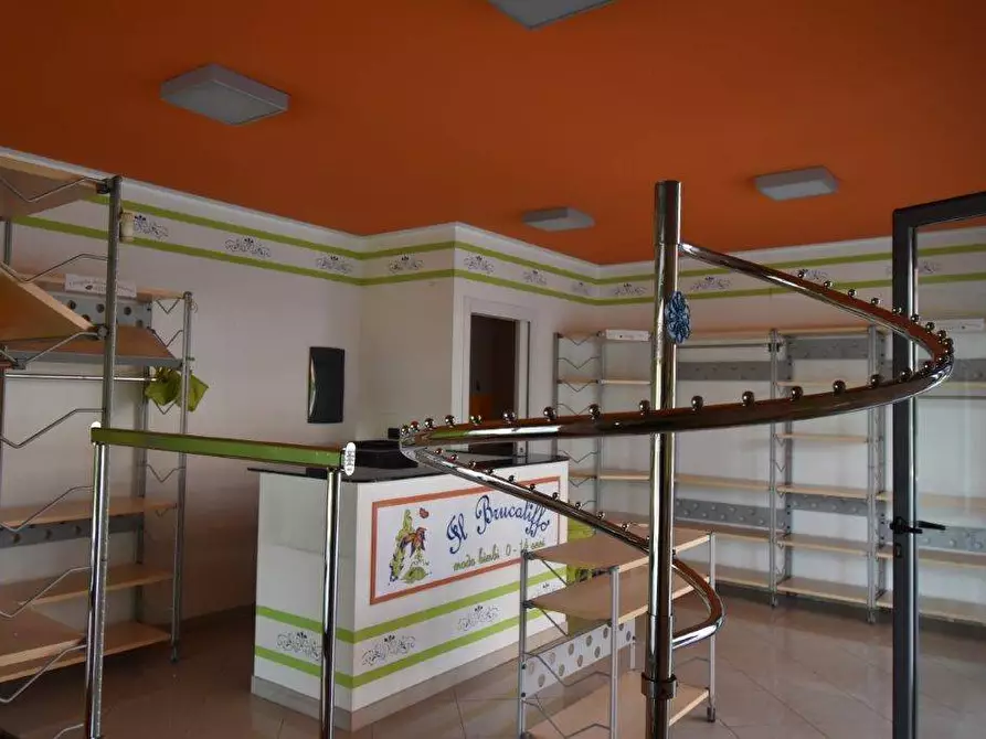 Immagine 26 di Locale commerciale in affitto  in VIA BOTTINI a Legnano