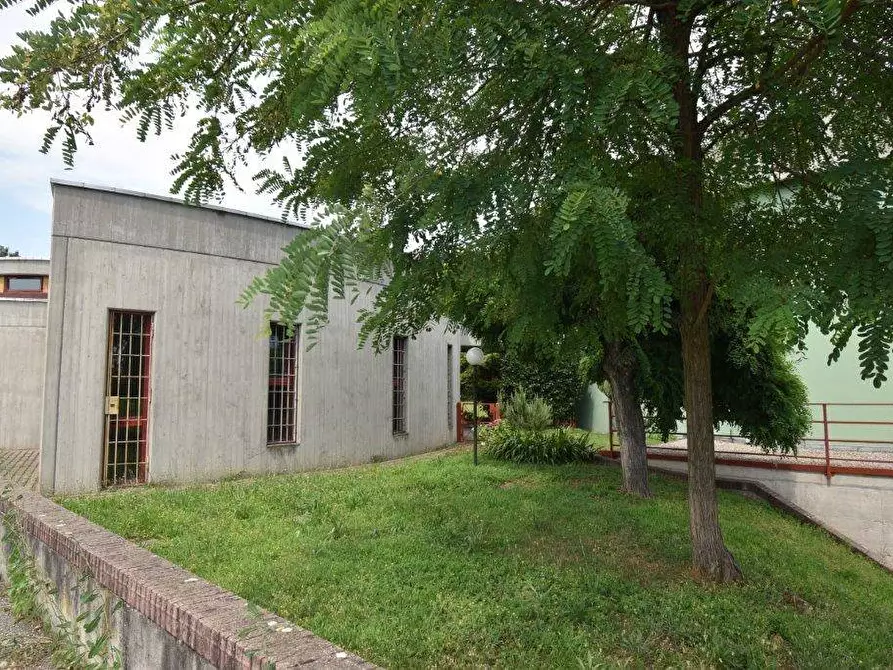 Immagine 9 di Locale commerciale in vendita  in via VILLORESI a Turbigo