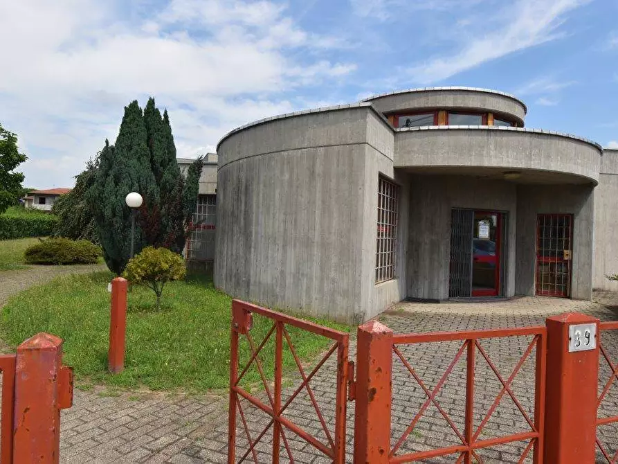 Immagine 5 di Locale commerciale in vendita  in via VILLORESI a Turbigo