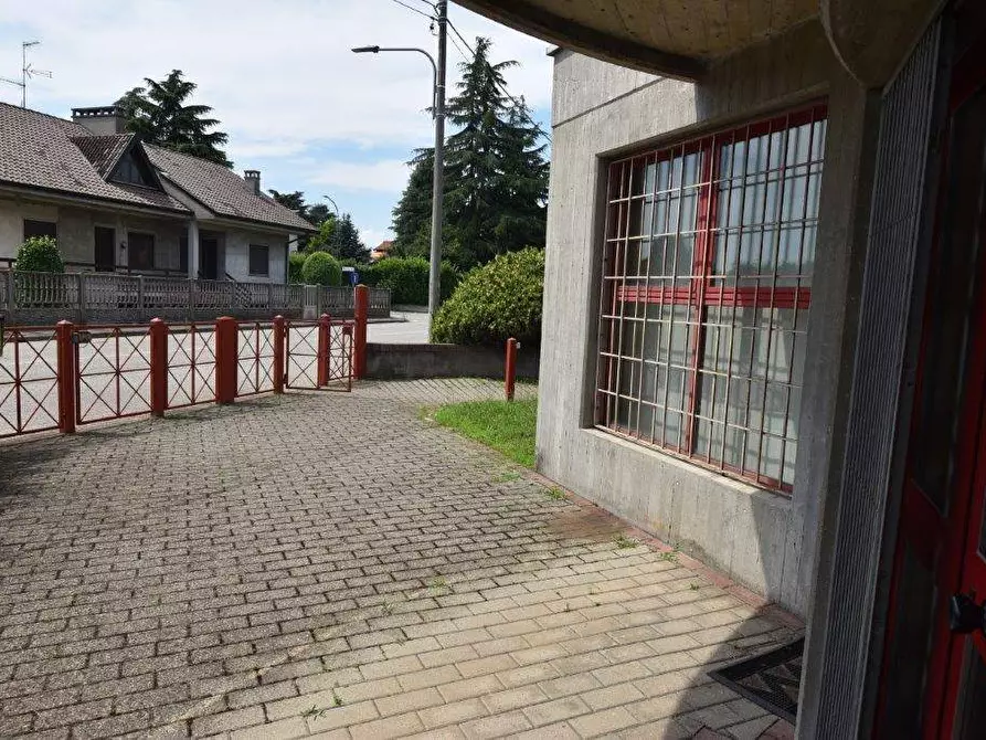 Immagine 8 di Locale commerciale in vendita  in via VILLORESI a Turbigo