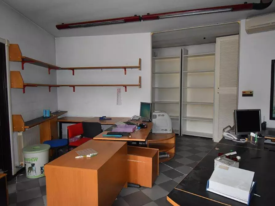 Immagine 16 di Locale commerciale in vendita  in via VILLORESI a Turbigo