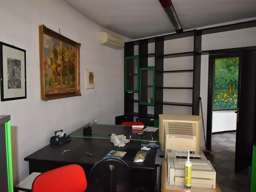 Immagine 19 di Locale commerciale in vendita  in via VILLORESI a Turbigo