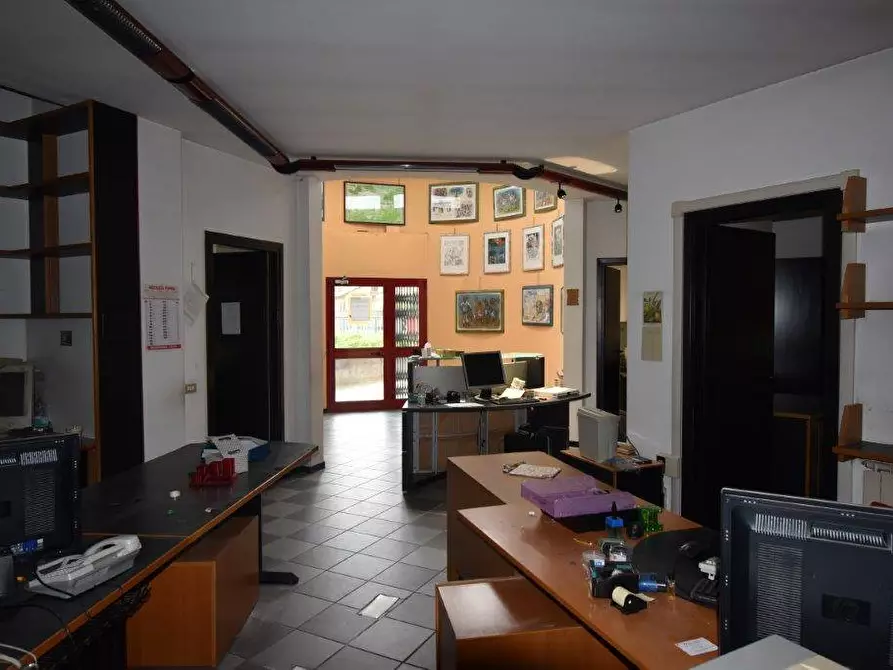 Immagine 25 di Locale commerciale in vendita  in via VILLORESI a Turbigo