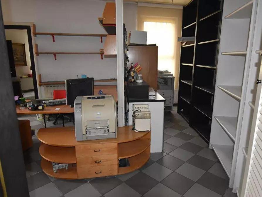 Immagine 29 di Locale commerciale in vendita  in via VILLORESI a Turbigo