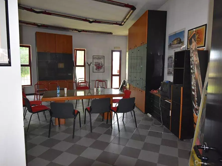 Immagine 30 di Locale commerciale in vendita  in via VILLORESI a Turbigo