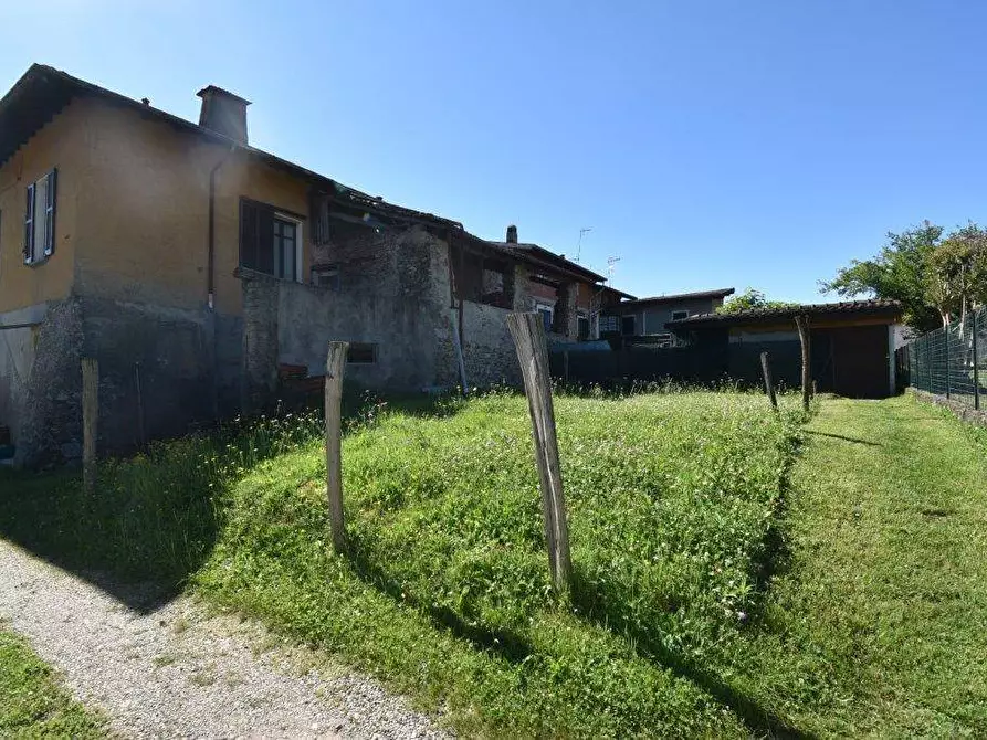 Immagine 23 di Appartamento in vendita  in VIA MARINO a Laveno-Mombello