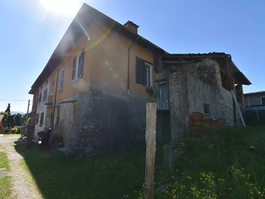 Immagine 24 di Appartamento in vendita  in VIA MARINO a Laveno-Mombello