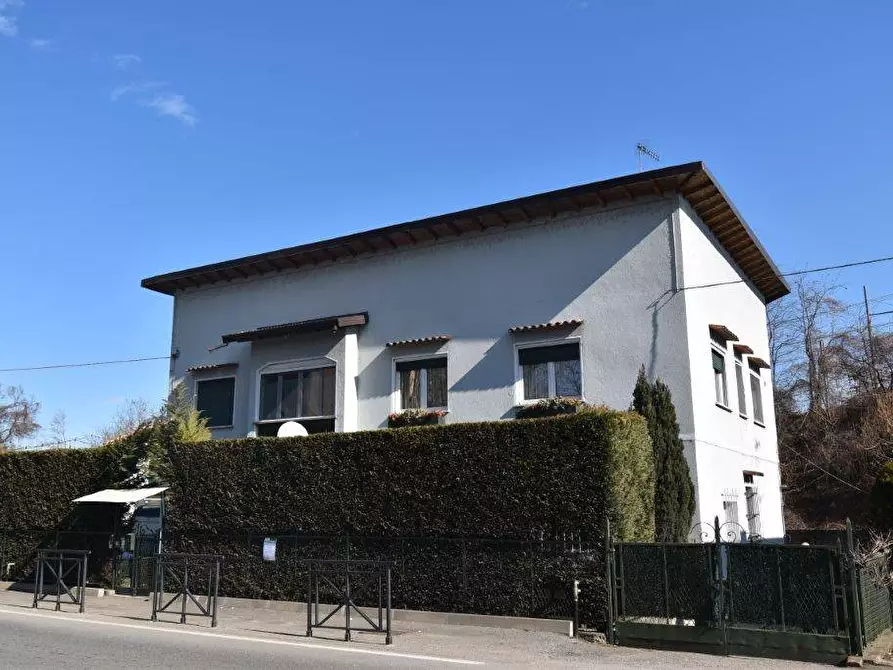Immagine 2 di Appartamento in vendita  in via Milano a Arona