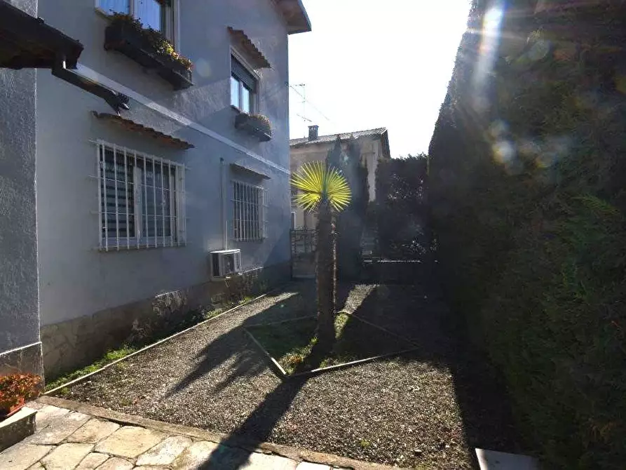 Immagine 3 di Appartamento in vendita  in via Milano a Arona