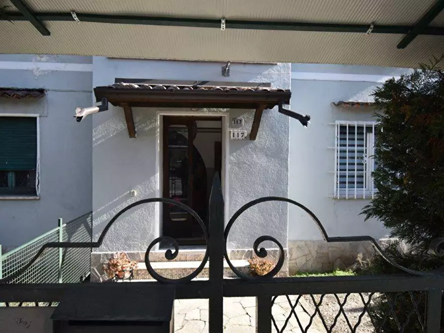 Immagine 4 di Appartamento in vendita  in via Milano a Arona