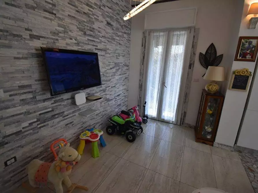 Immagine 13 di Appartamento in vendita  in via Milano a Arona