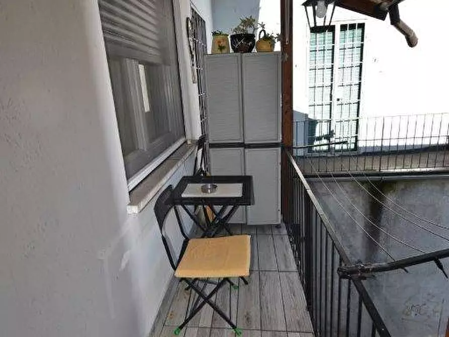 Immagine 18 di Appartamento in vendita  in via Milano a Arona