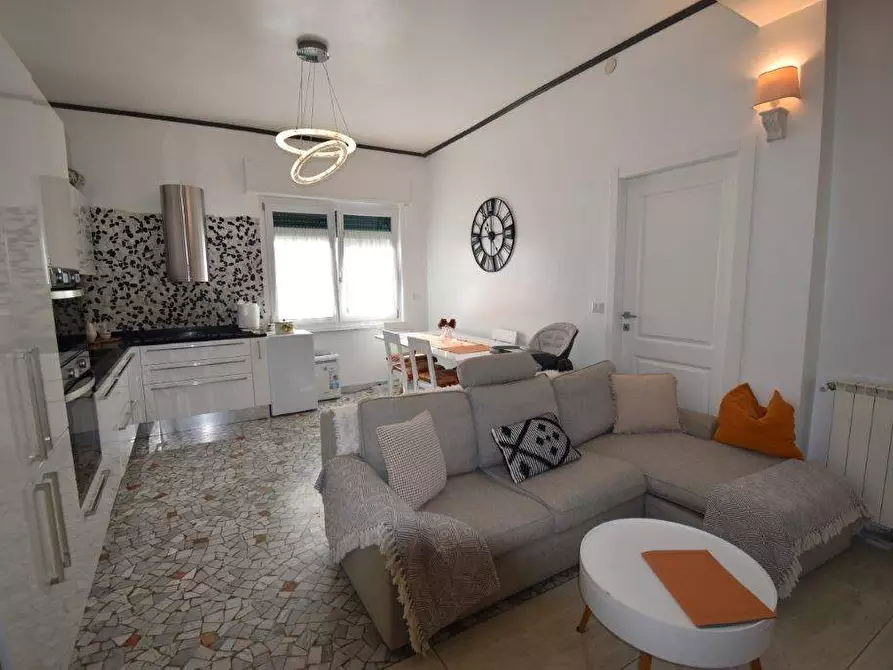 Immagine 7 di Appartamento in vendita  in via Milano a Arona