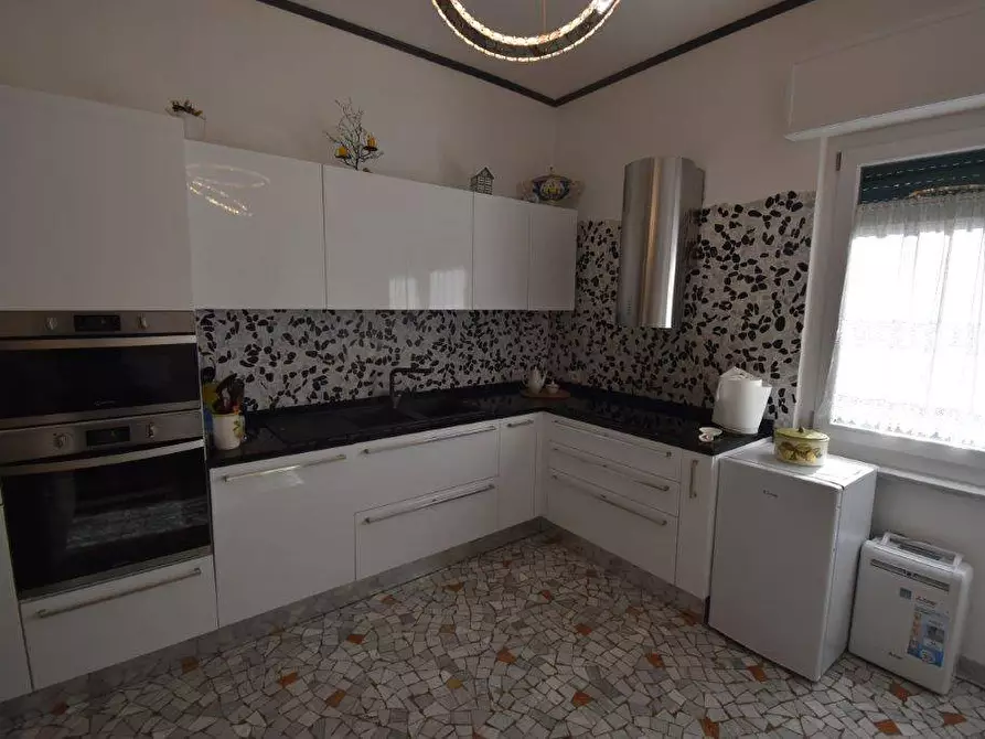 Immagine 12 di Appartamento in vendita  in via Milano a Arona