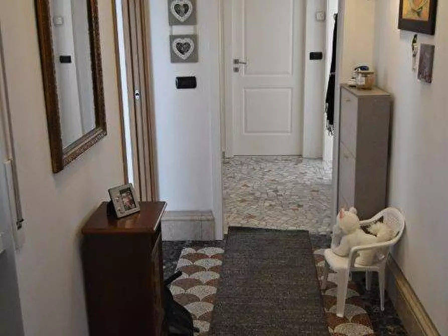 Immagine 19 di Appartamento in vendita  in via Milano a Arona