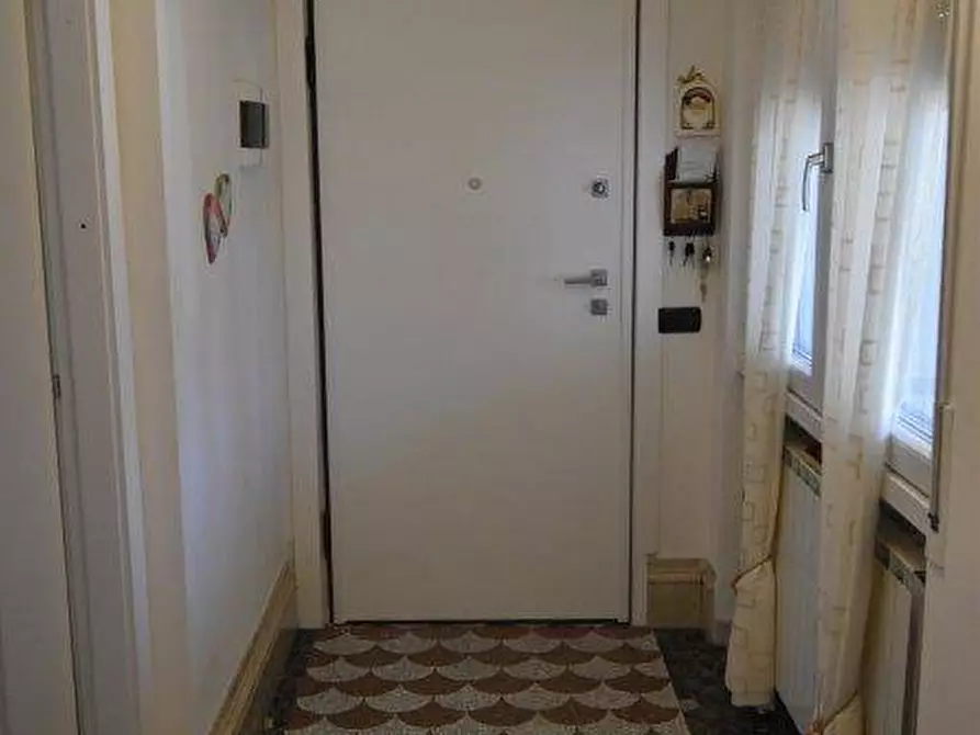 Immagine 20 di Appartamento in vendita  in via Milano a Arona