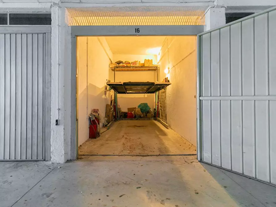 Immagine 10 di Villetta a schiera in vendita  in Via Vincenzo Arangio Ruiz a Roma