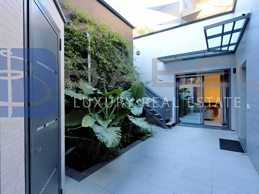 Immagine 4 di Villa in vendita  in Clivo Delle Mura Vaticane a Roma