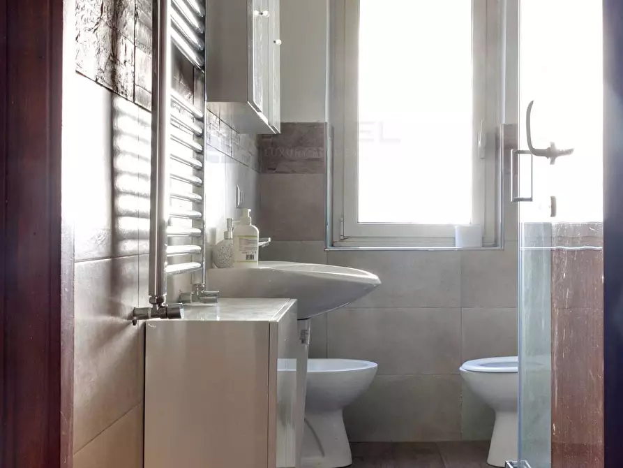 Immagine 29 di Villa in vendita  in Via Monte Rosa a Guidonia Montecelio